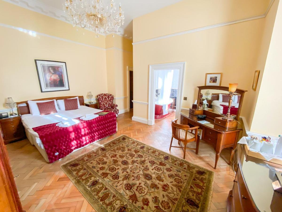 St Giles House 4* Norwich